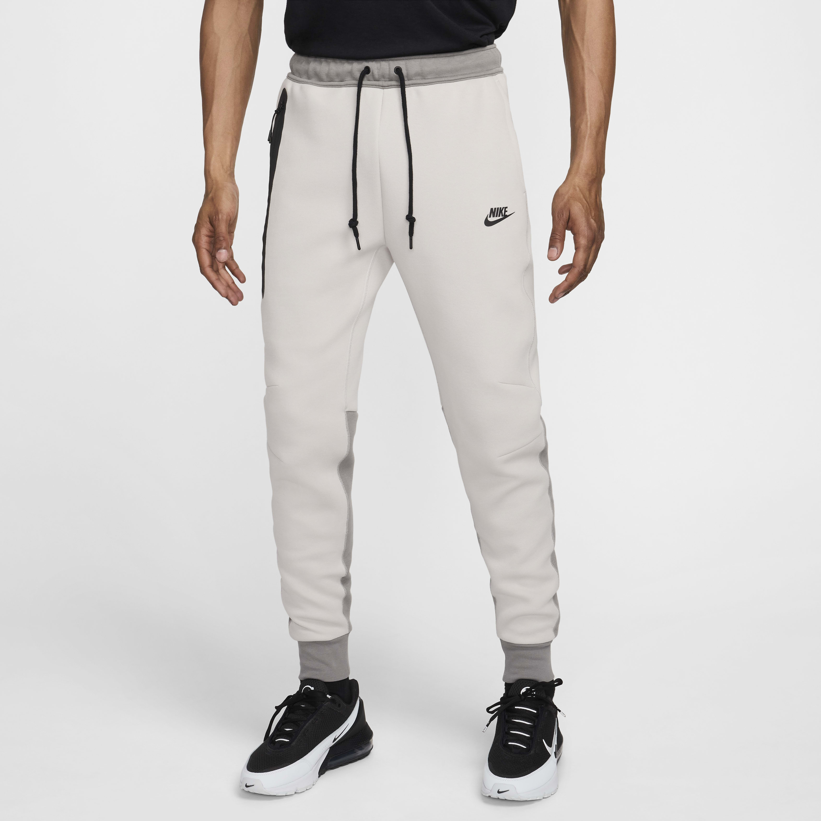 Nike Tech offers Jogger Special Edition