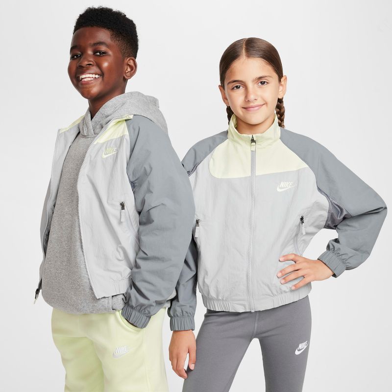 Nike Sportswear Amplify