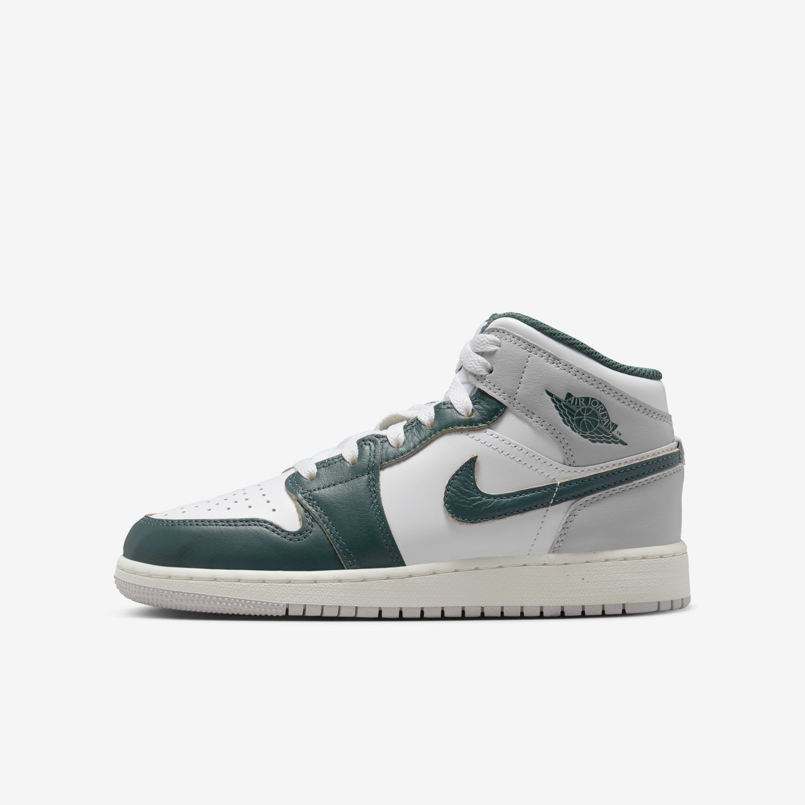 Nike Air retailer Jordan 1 Mid Shoes