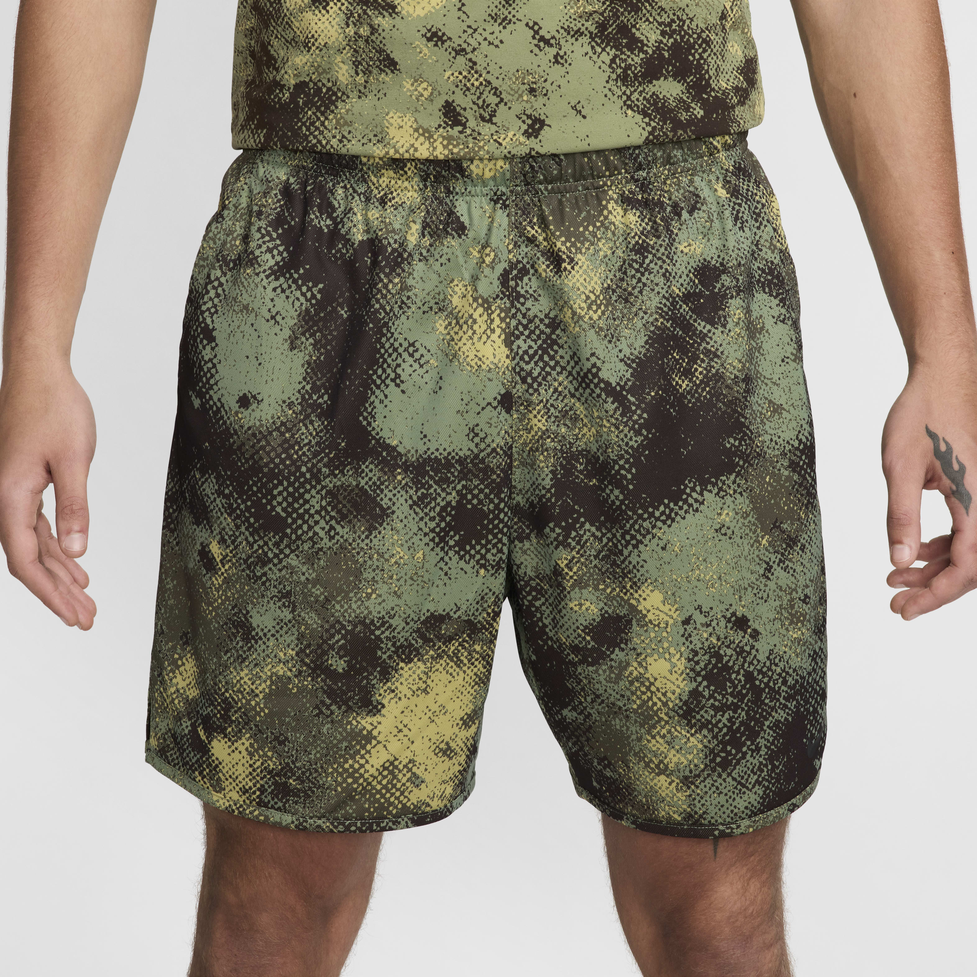 short nike camuflado
