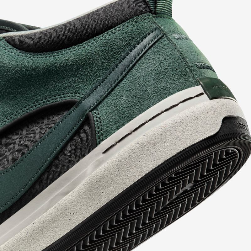Nike-SB-React-Leo