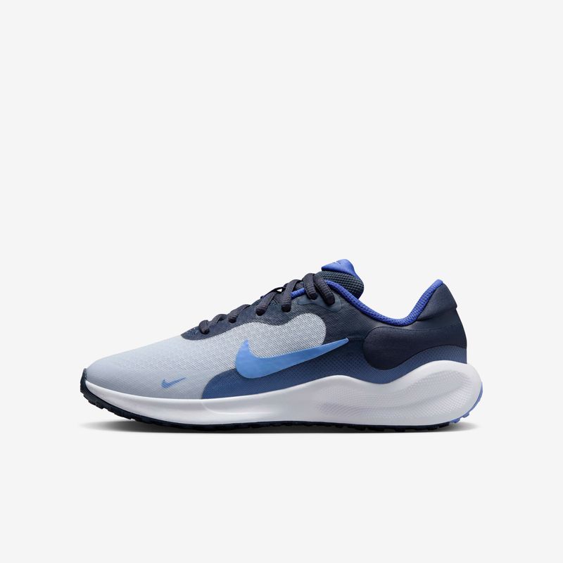 Nike Revolution 7