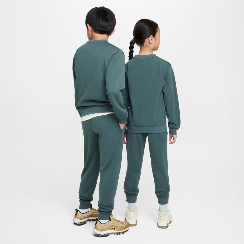 Nike-Sportswear