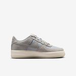 Nike-Air-Force-1-LV8