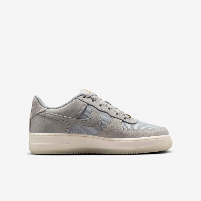 Nike-Air-Force-1-LV8