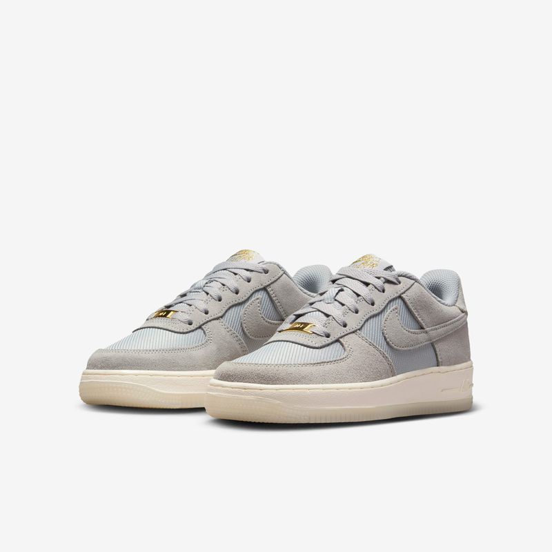 Nike-Air-Force-1-LV8