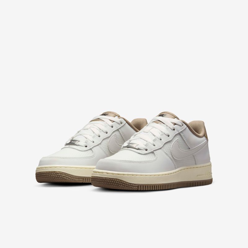 Nike-Air-Force-1-LV8