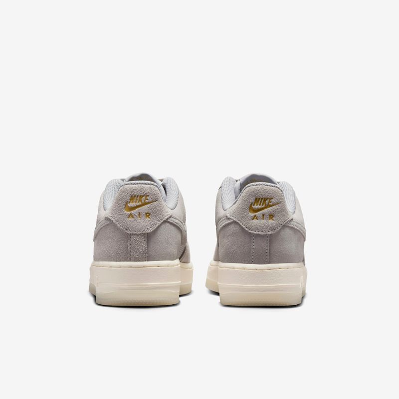 Nike-Air-Force-1-LV8