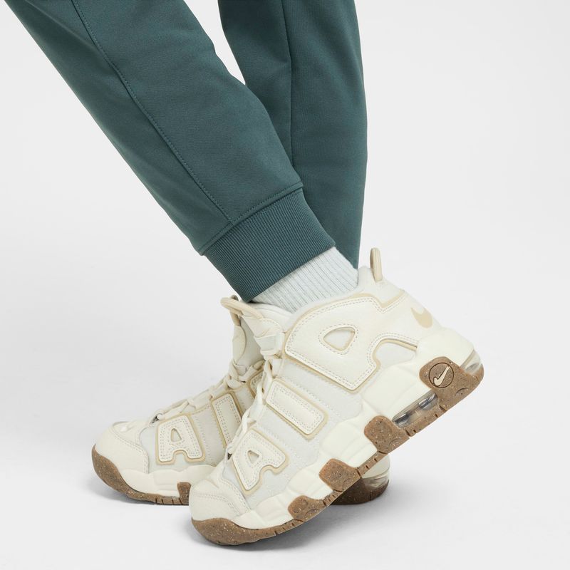 Nike-Sportswear