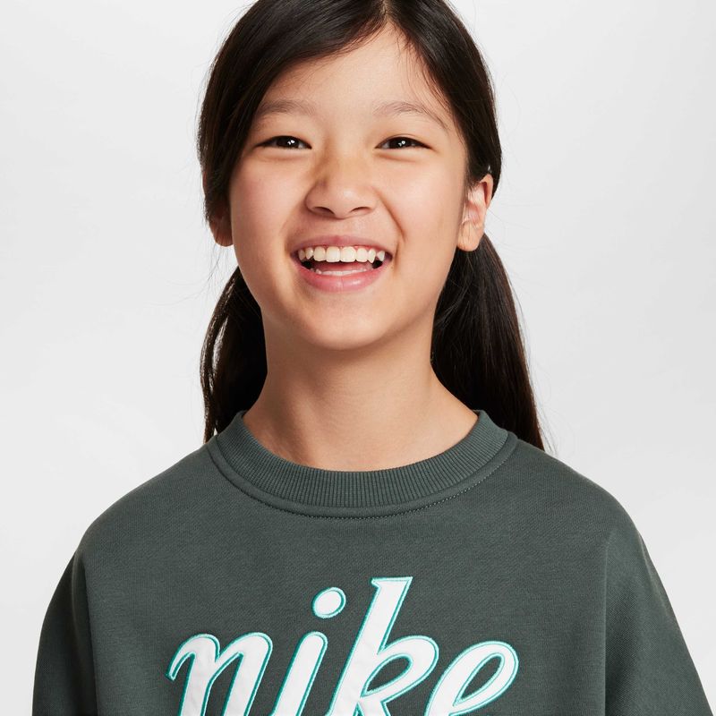 Nike-Sportswear-Club