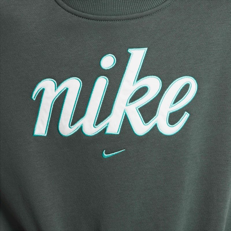 Nike-Sportswear-Club