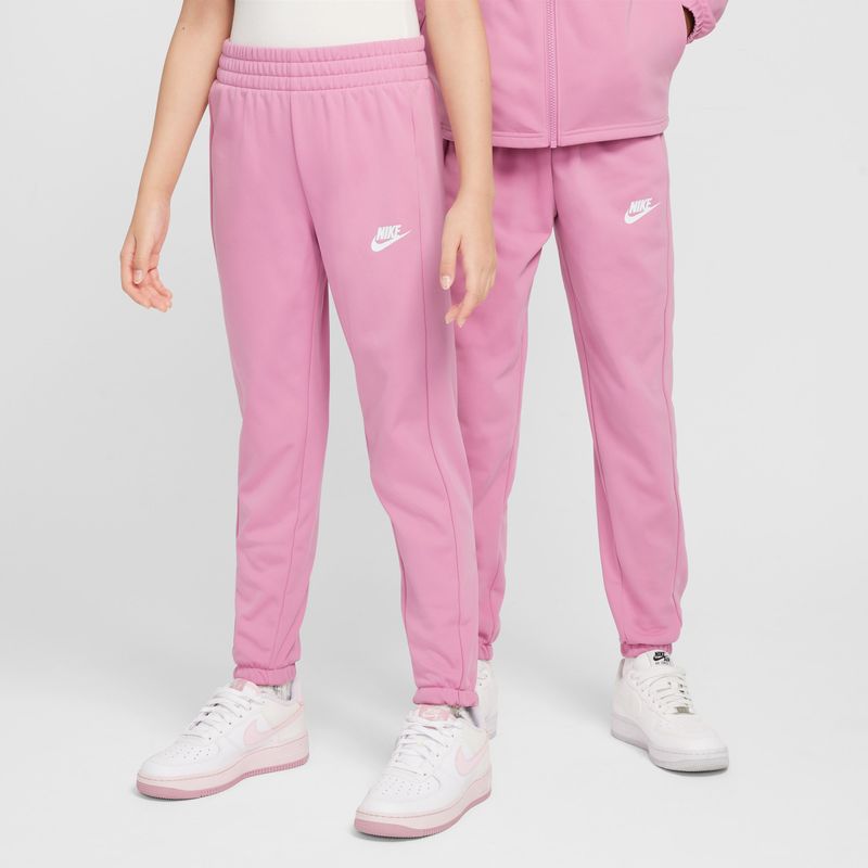 Nike-Sportswear