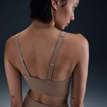 Nike-Alate-Medium-Support