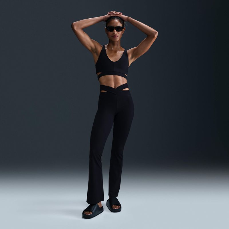 Nike Zenvy Cutout
