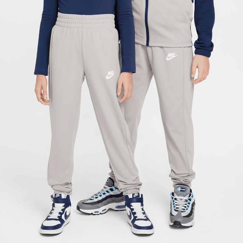 Nike-Sportswear