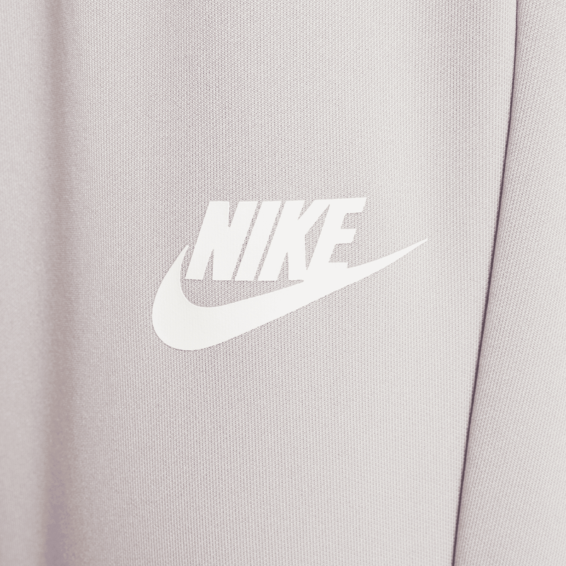 Nike-Sportswear