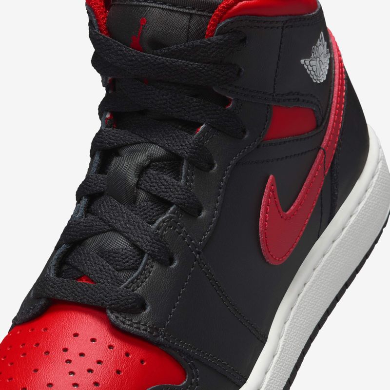 Air-Jordan-1-Mid