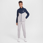 Nike-Sportswear