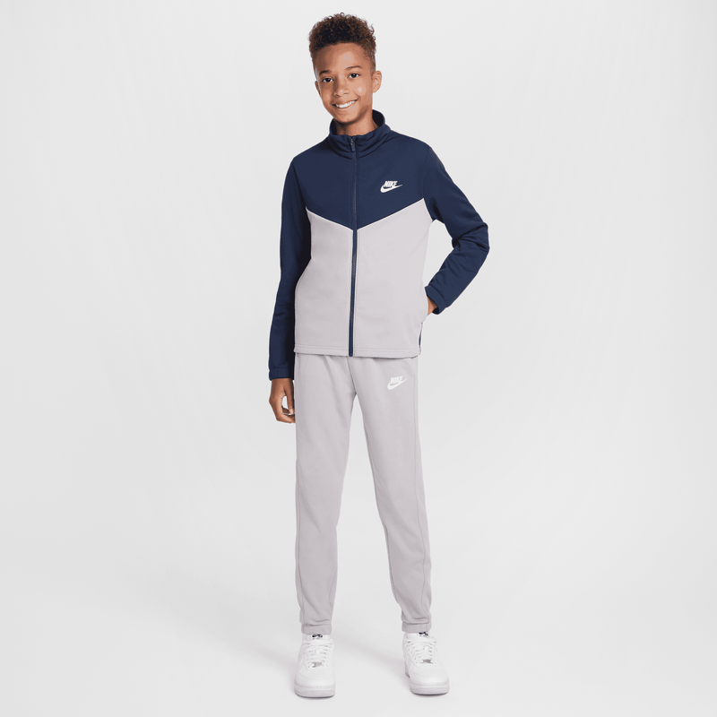 Nike-Sportswear