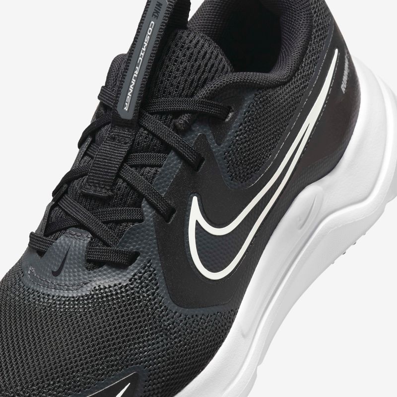 Nike-Cosmic-Runner