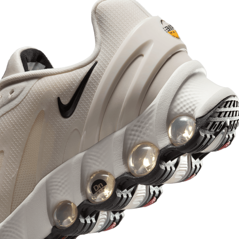 Nike-Air-Max-Dn8