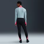 Nike-Strike
