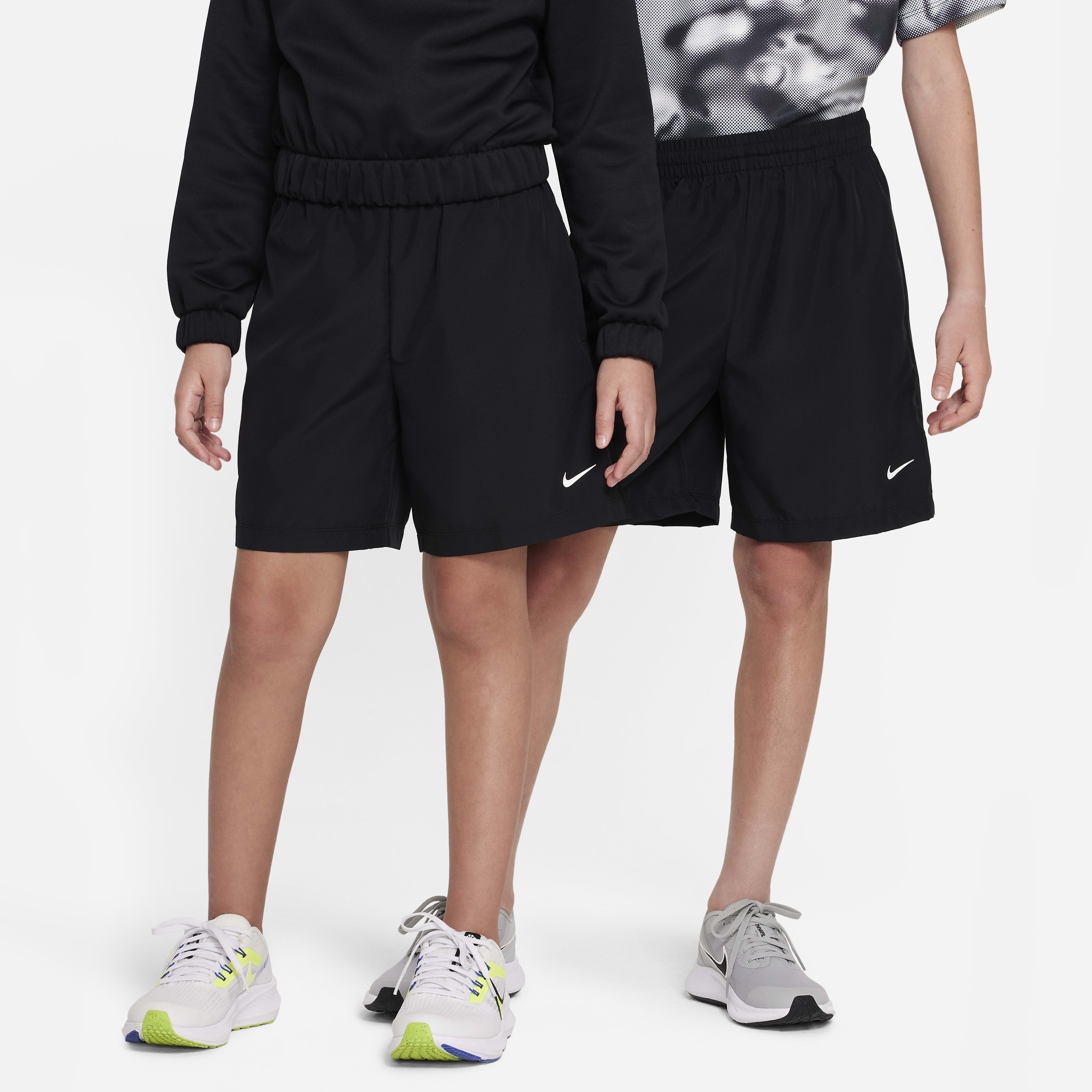 Nike Multi Shorts de entrenamiento Dri-FIT para niños