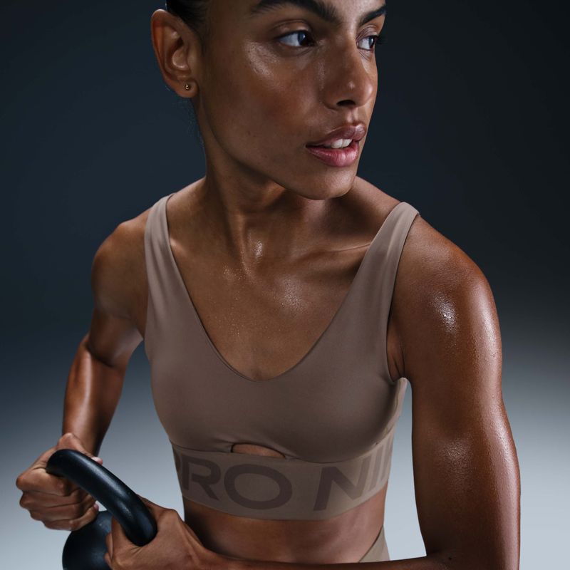 Nike Pro Indy Plunge