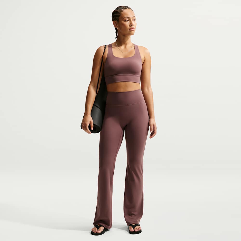 Nike Zenvy Calzas acampanados de tiro alto y sujeción suave para mujer