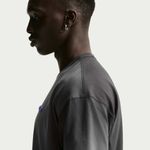 Nike-Sportswear-Premium-Essentials