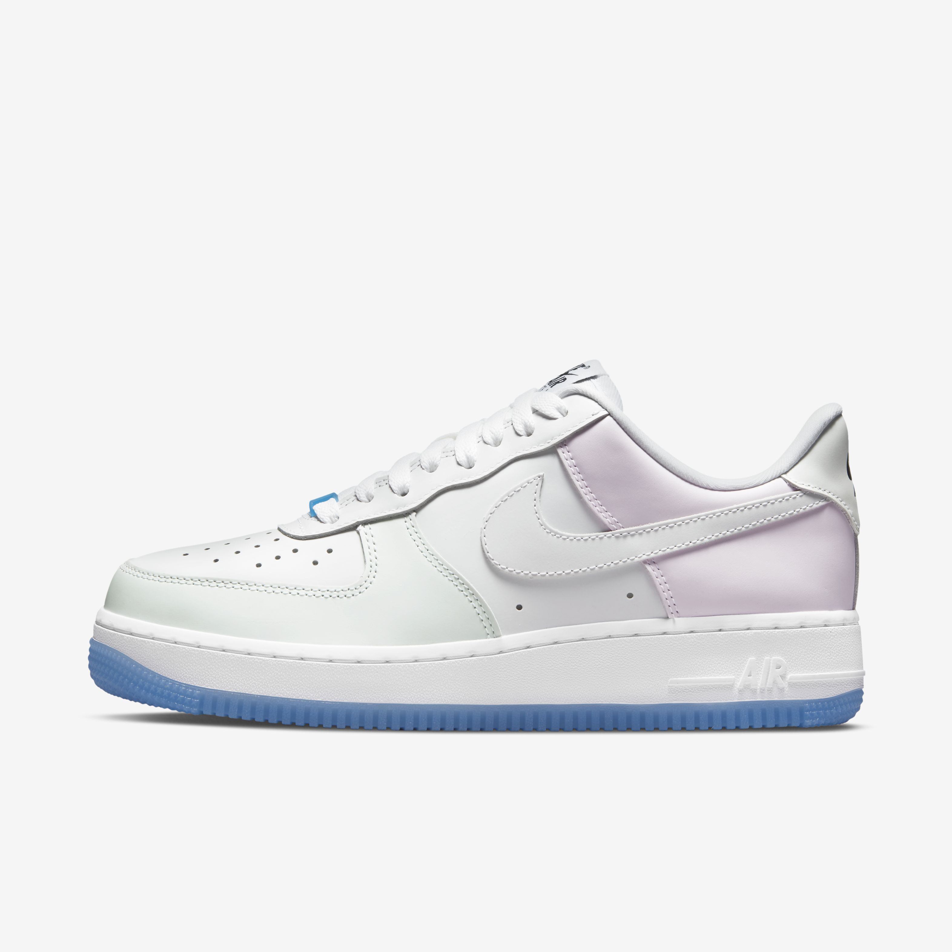 Nike Women's Air Force 1 Low '07 LX 