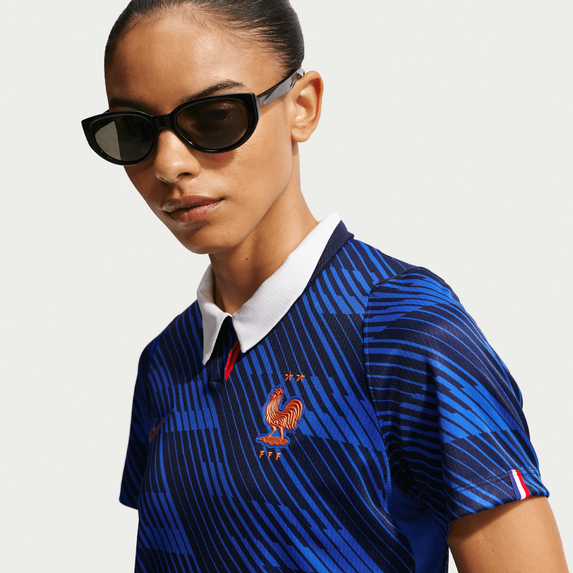 Francia local 2026 Stadium Camiseta de fútbol Nike Dri-FIT Replica para mujer