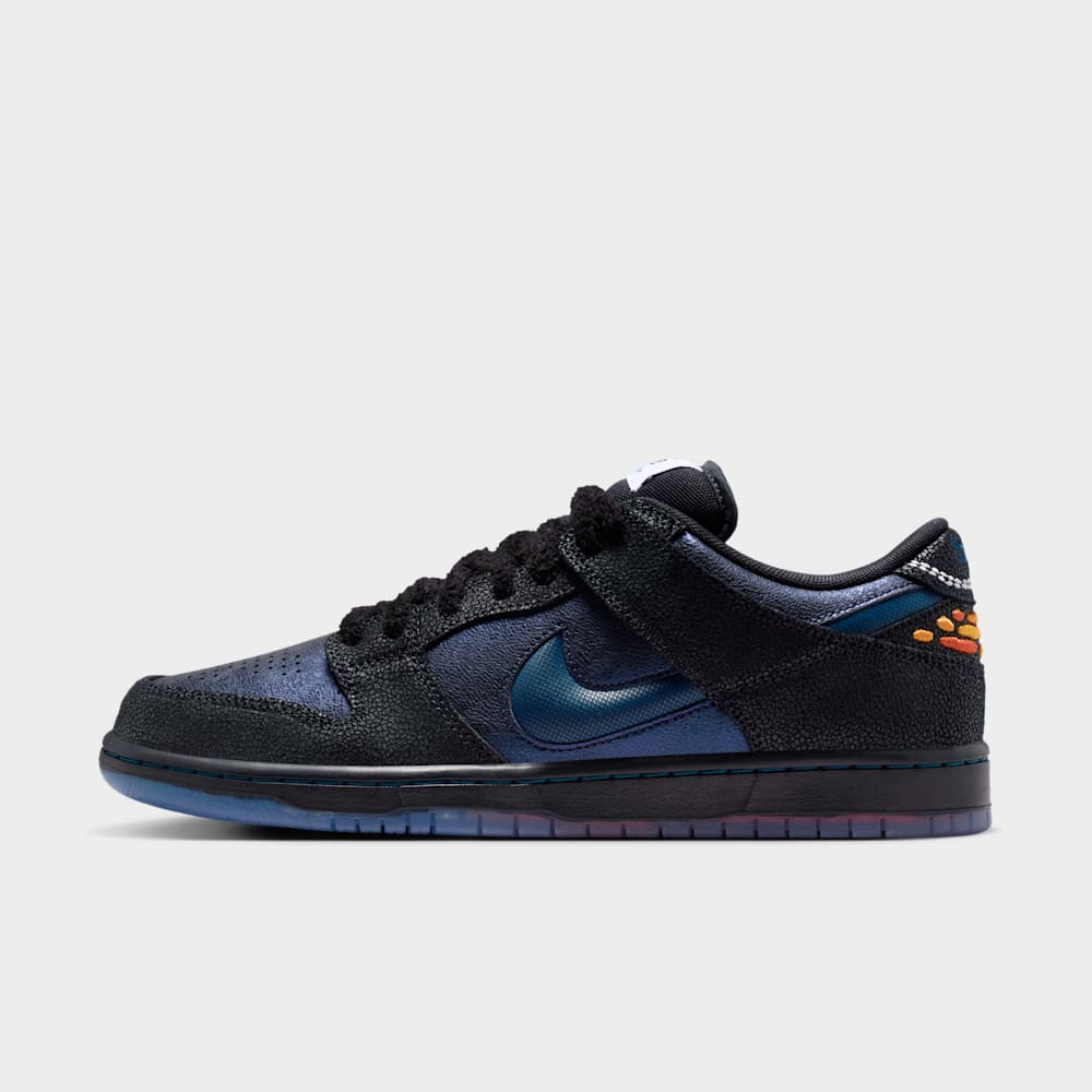 Nike SB - Pitch Blue and Black Nike SB Dunk Low x Bluetile | Ofertitas