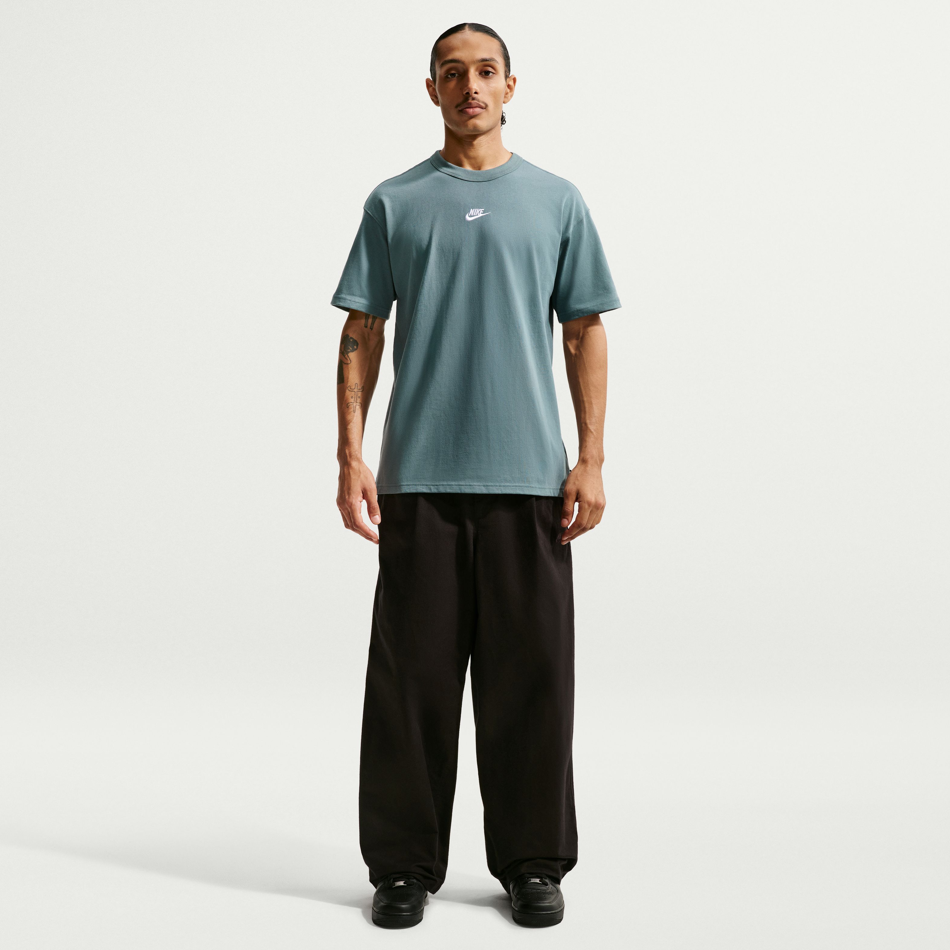 Nike Sportswear Premium Essentials Playera para hombre