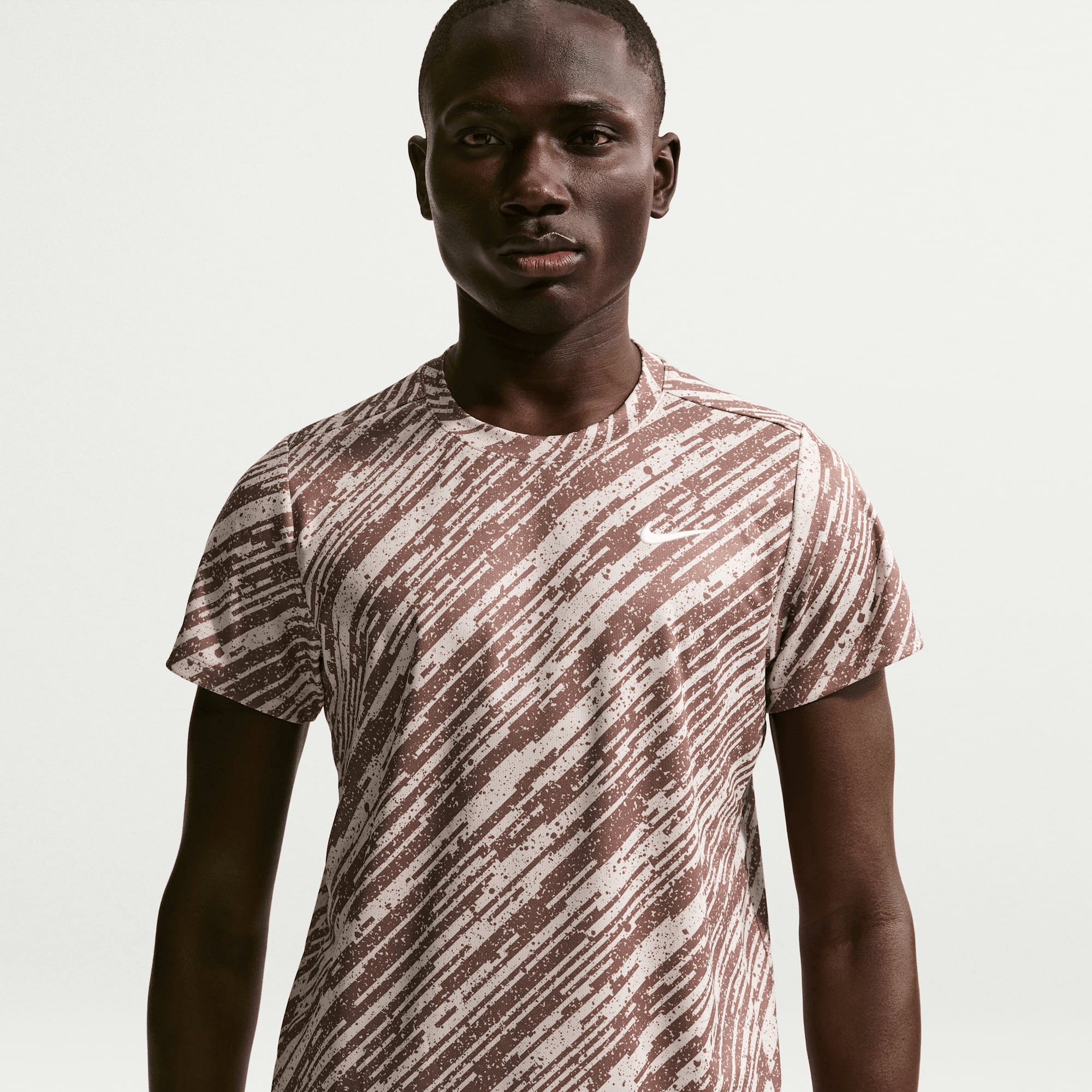 NikeCourt Victory Playera de tenis Dri-FIT para hombre