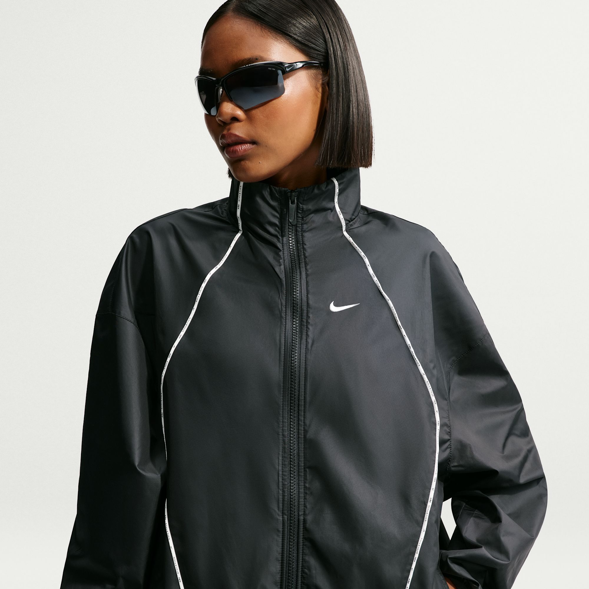 Nike Sportswear Cortavientos Repel oversized para mujer