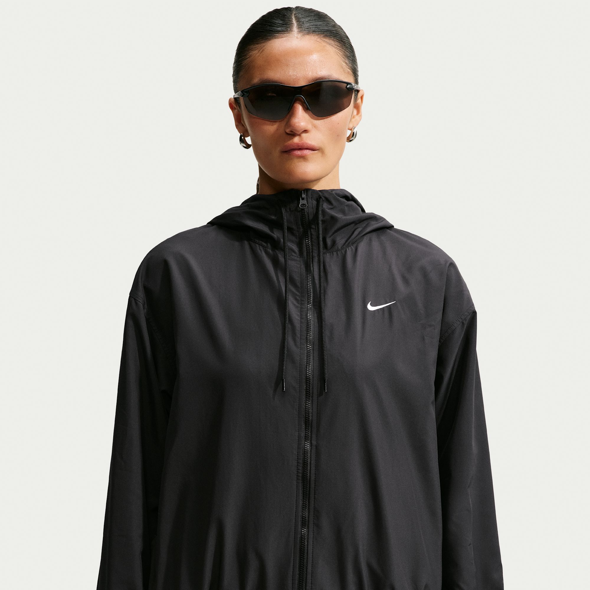 Nike Sportswear Chaqueta con gorro holgada UV para mujer