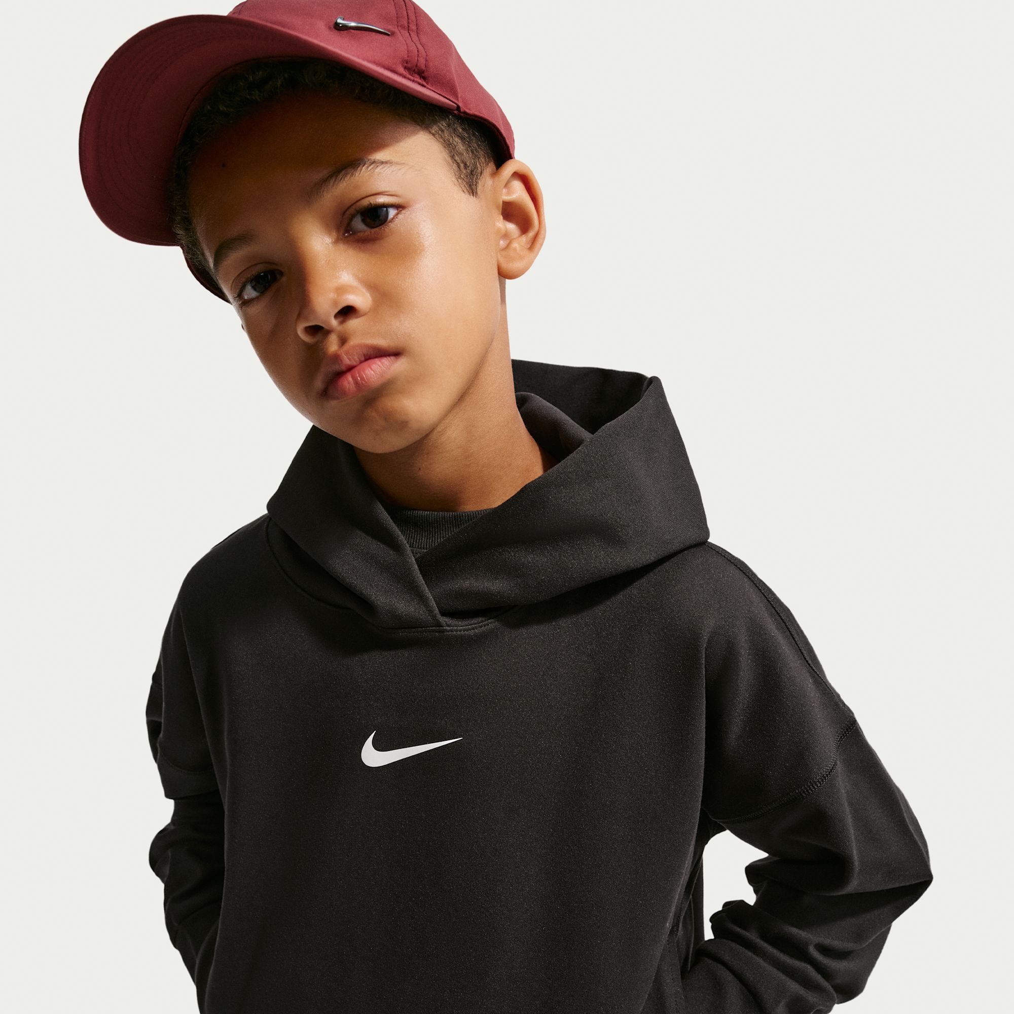 Nike Pro Polerón con capucha sin cierre Dri-FIT de tejido Fleece para niños talla grande