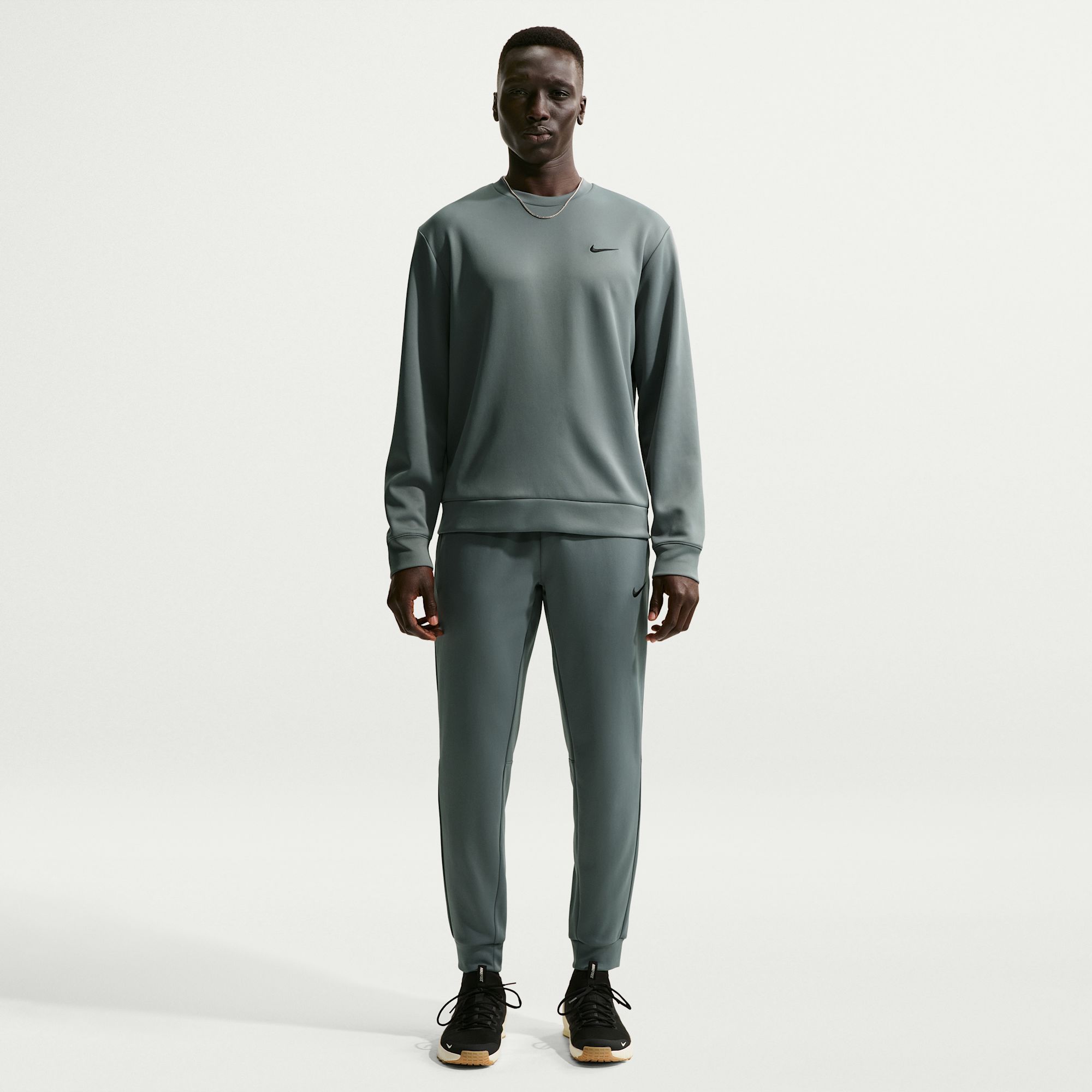 Nike Hyverse Buzos de entrenamiento de tejido Fleece Dri-FIT con protección contra los rayos UV para hombre