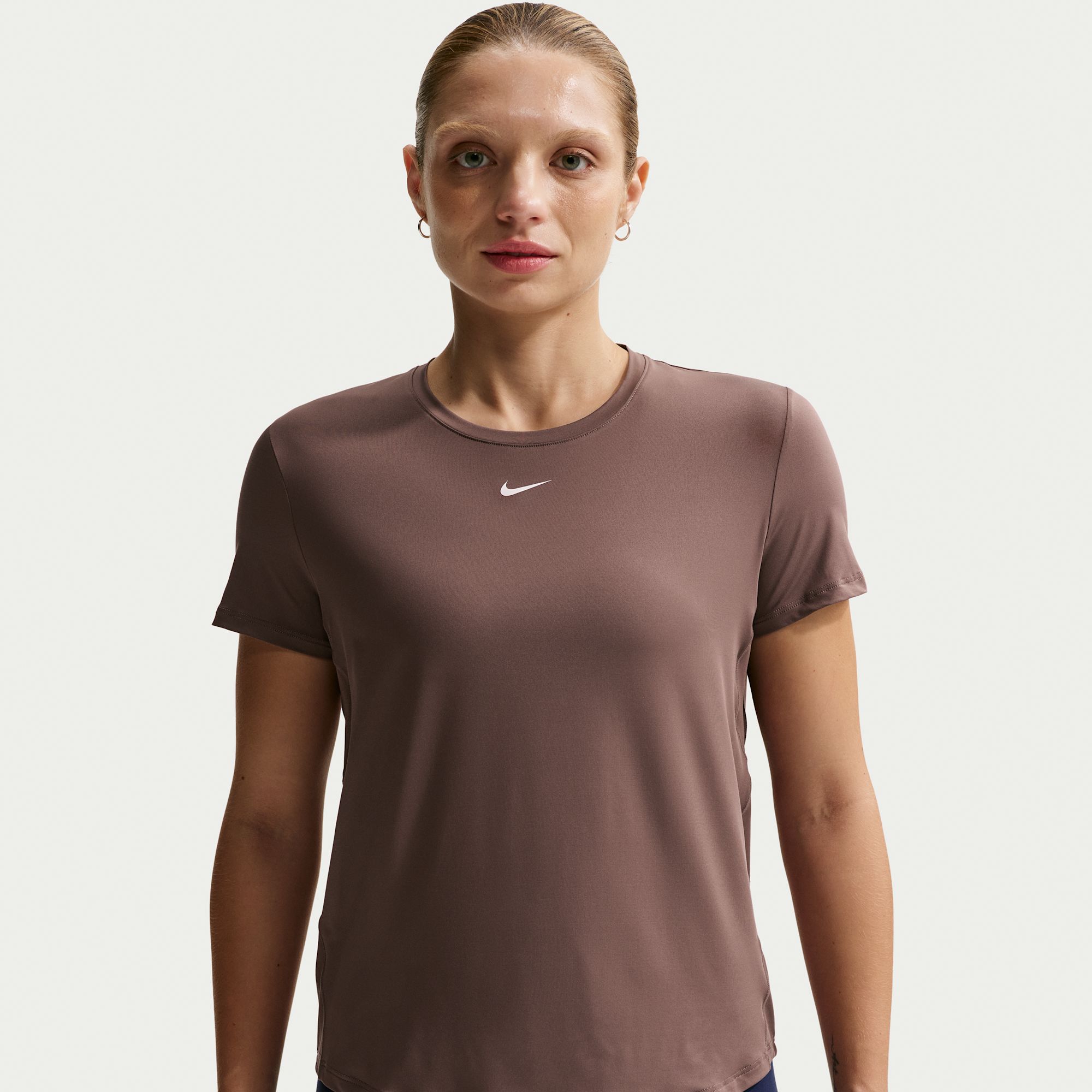 Nike One Classic Polera Dri-FIT manga corta para mujer
