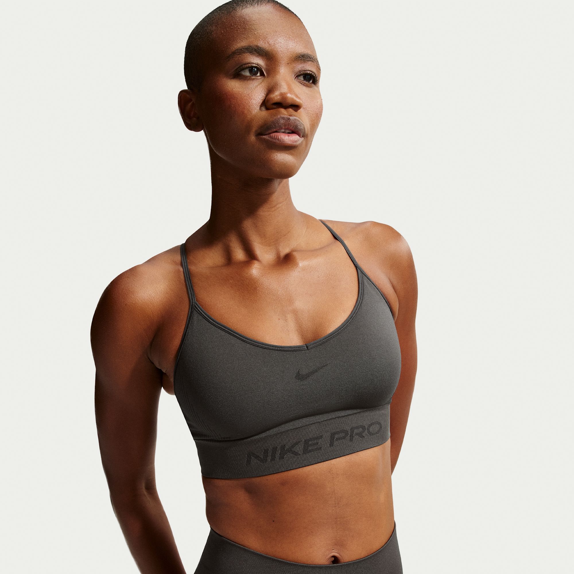 Nike Pro Seamless Peto deportivo con soporte ligero y almohadillas para mujer