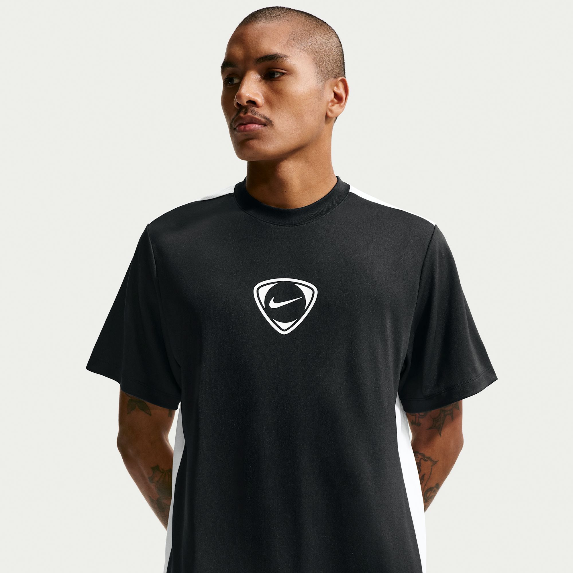 Nike Academy+ Polera de fútbol de manga corta Dri-FIT para hombre
