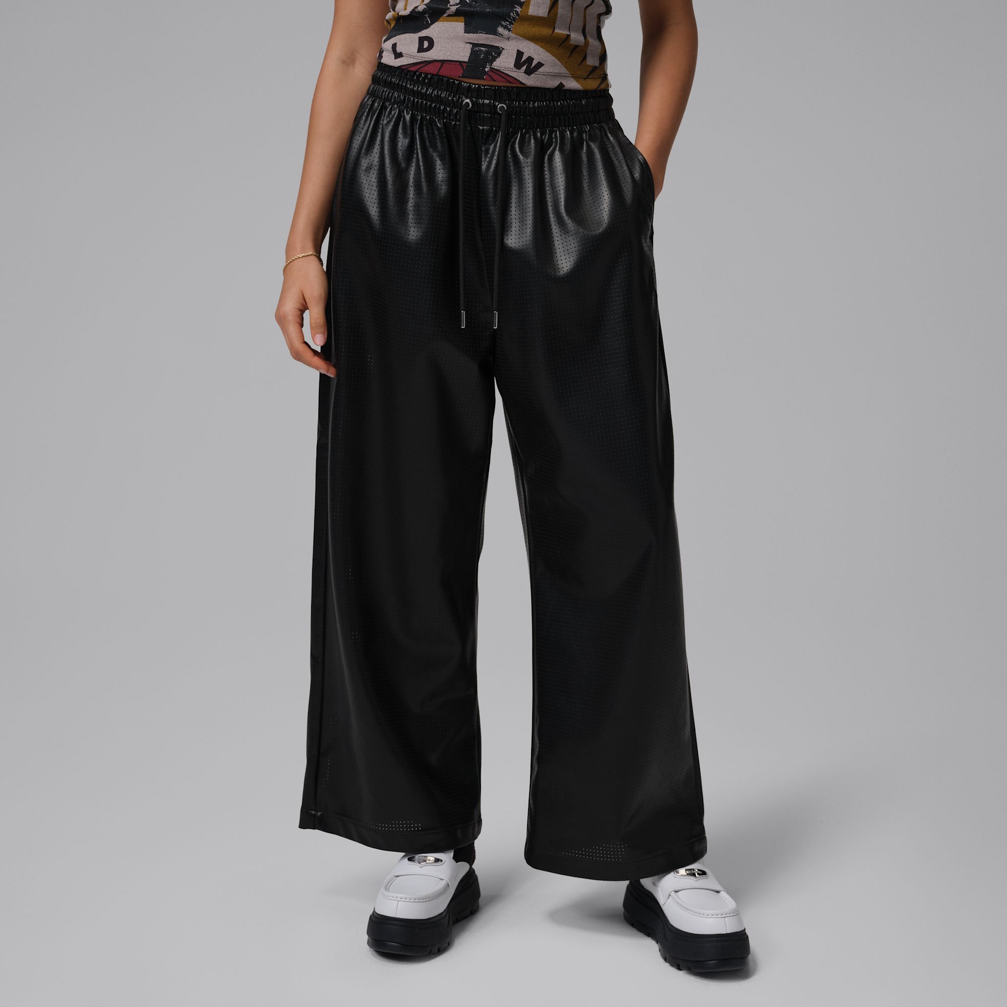 Jordan Flight Pantalones de cuero sintético para mujer