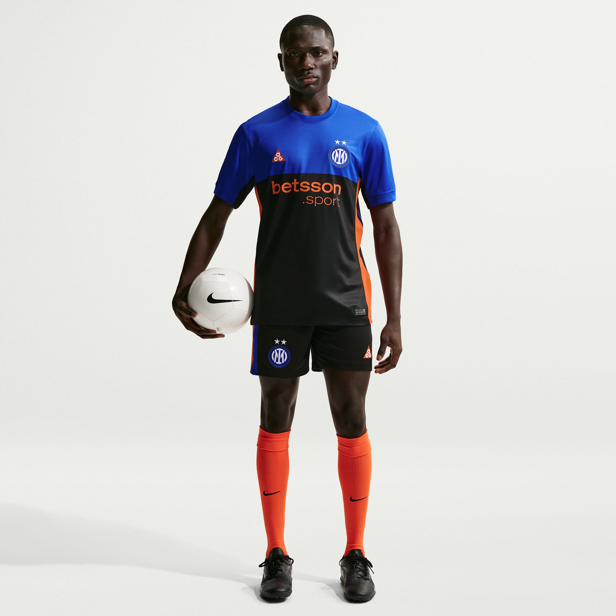 Inter Milan 2026 Stadium SE Short de fútbol Nike ACG Dri-FIT Replica para hombre