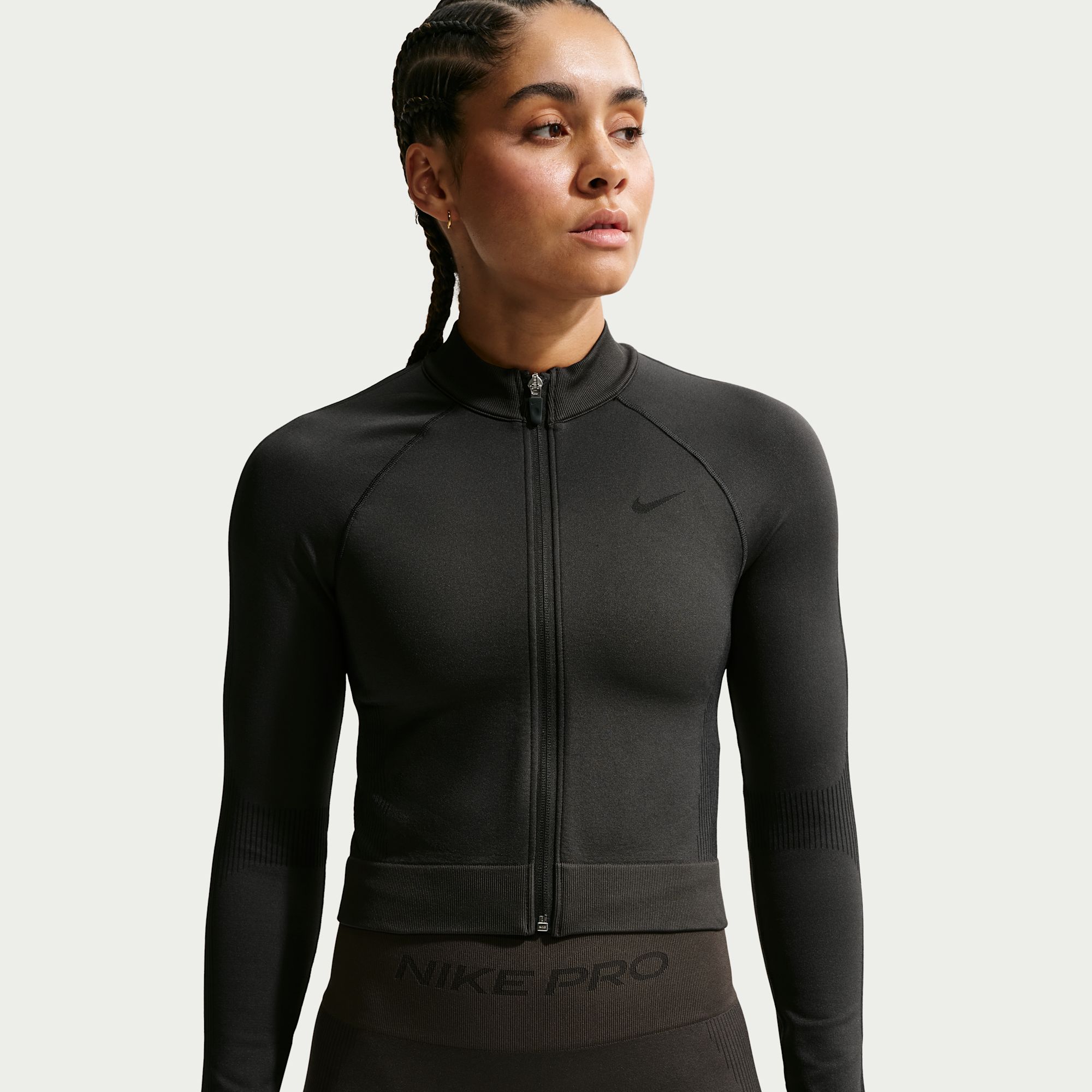 Nike Pro Chaqueta de entrenamiento con cierre completo para mujer