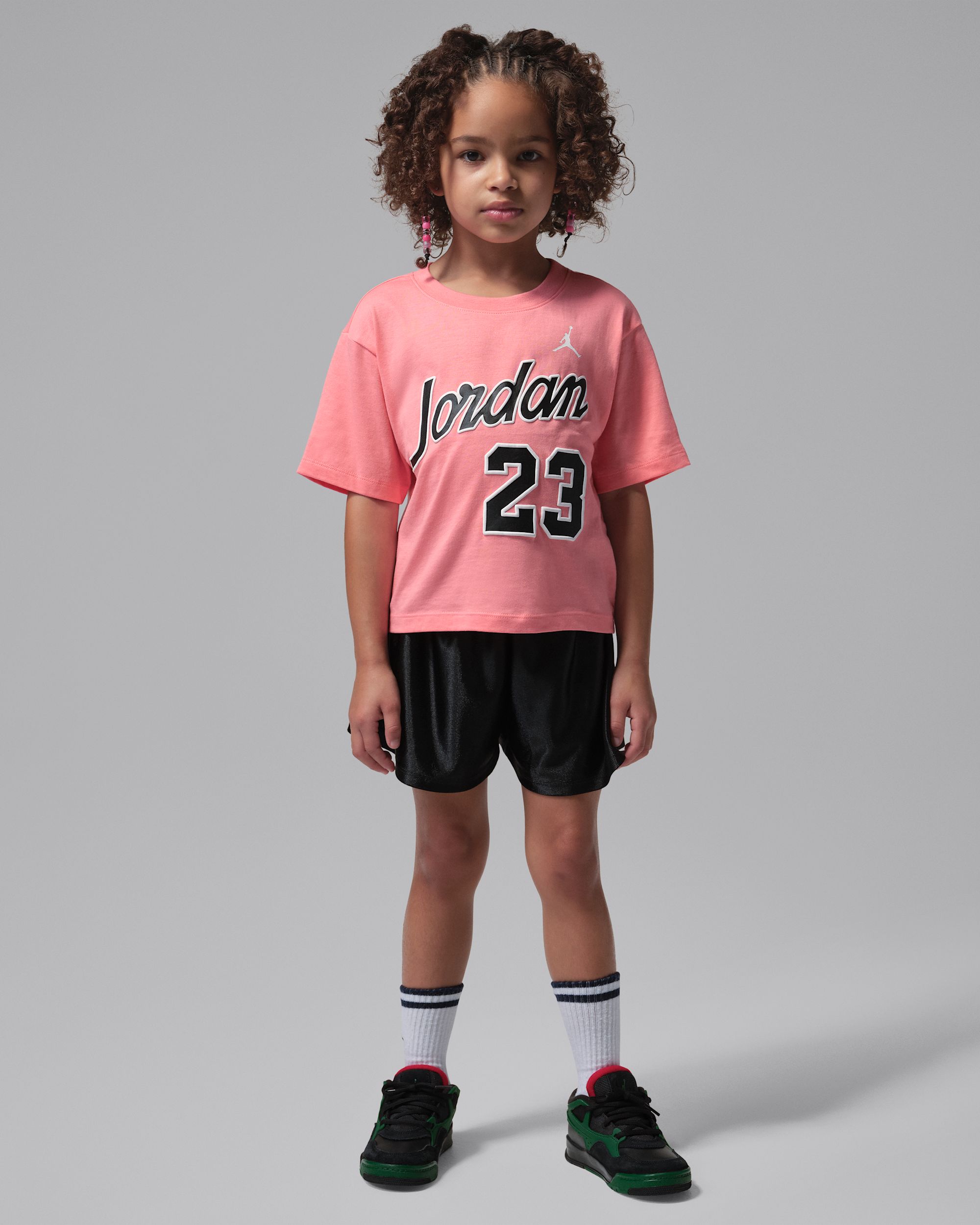 Jordan Conjunto de dos piezas con short y polera para niñas talla pequeña