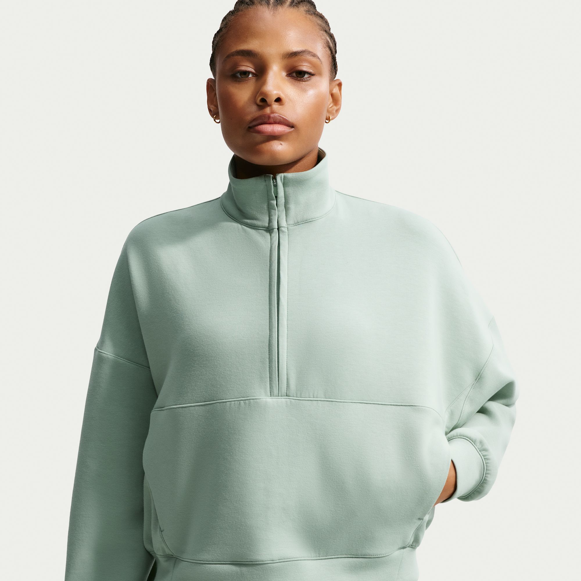 Nike 24.7 ImpossiblySoft Playera Dri-FIT oversized de medio cierre para mujer