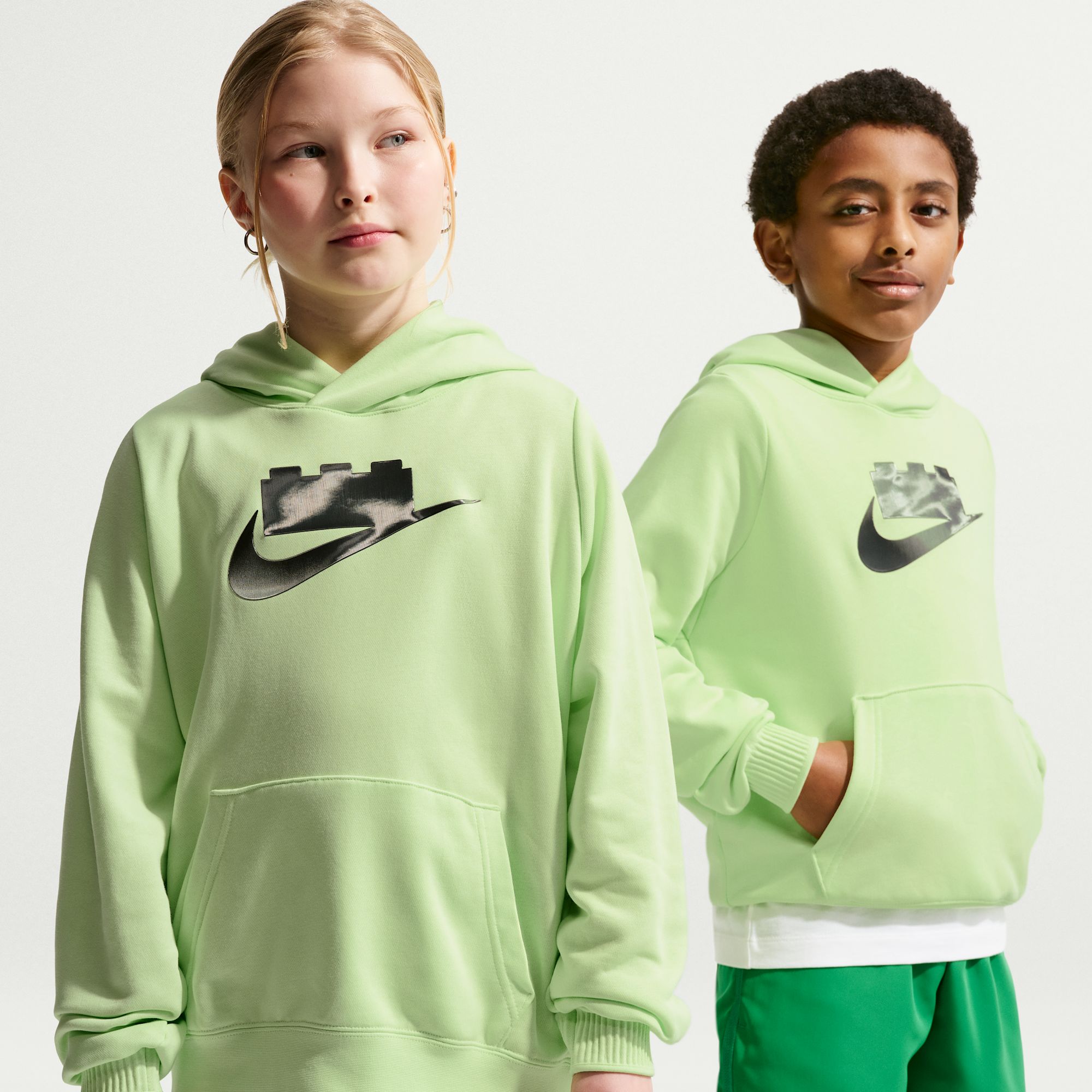 Nike x LEGO® Collection Polerón con capucha para niños talla grande