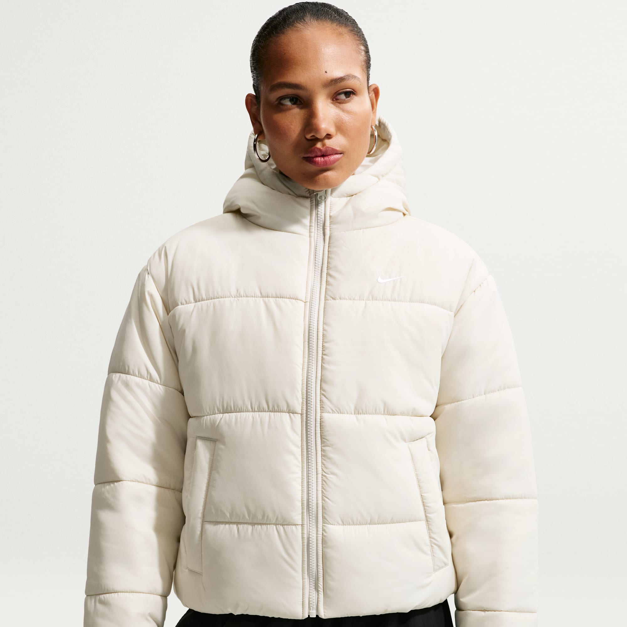 Nike Sportswear Classic Puffer Chaqueta Therma-FIT holgada con gorro para mujer