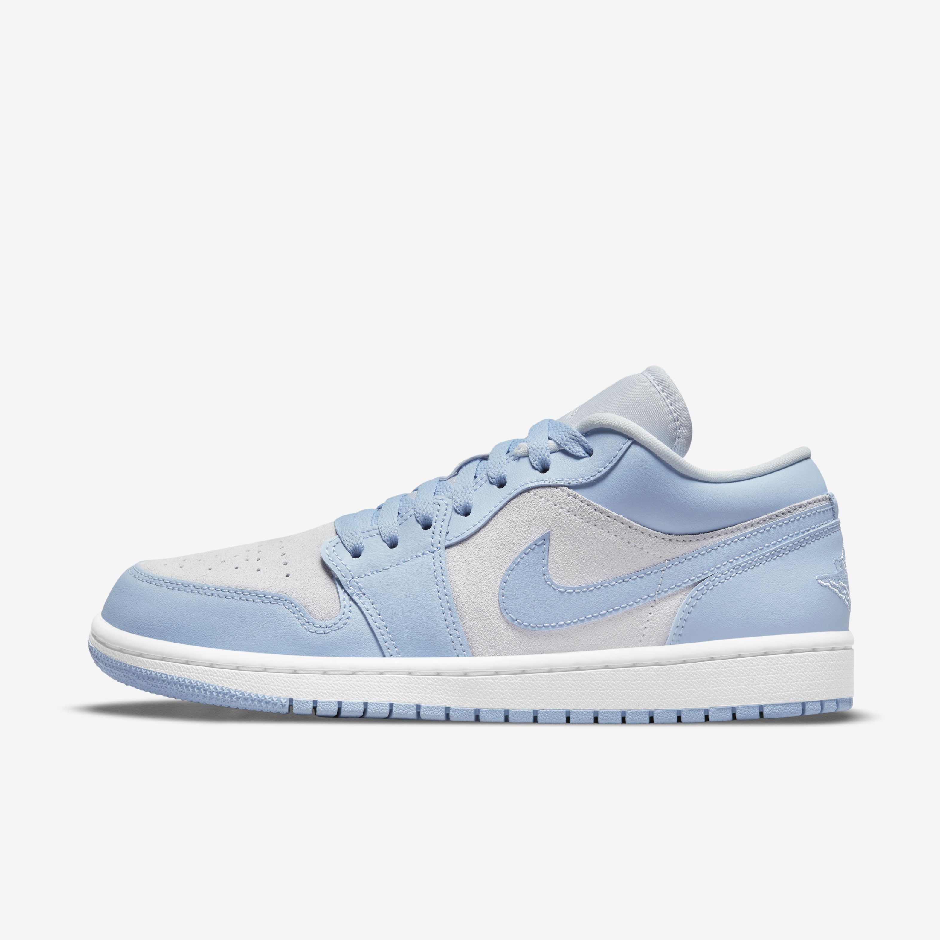 Zapatillas Jordan para Mujer: Estilo y Comodidad | Nike CL